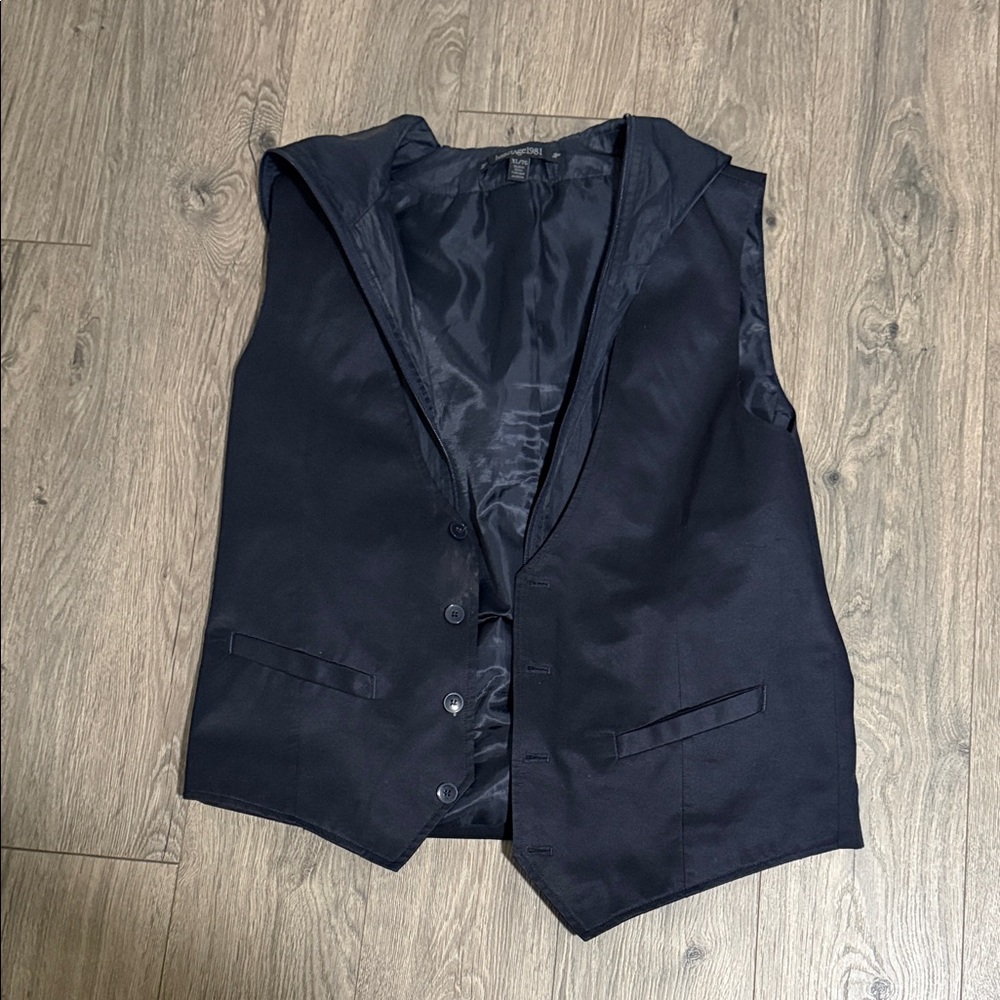 Men’s Hooded Vest